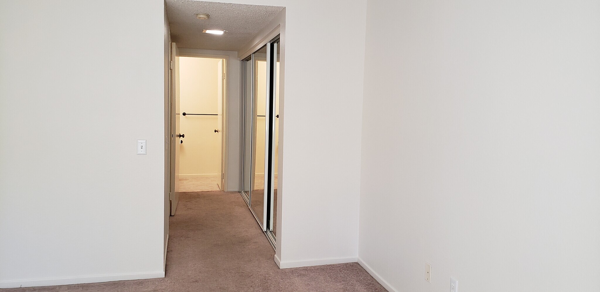 Building Photo - 24518 Nicklaus Dr