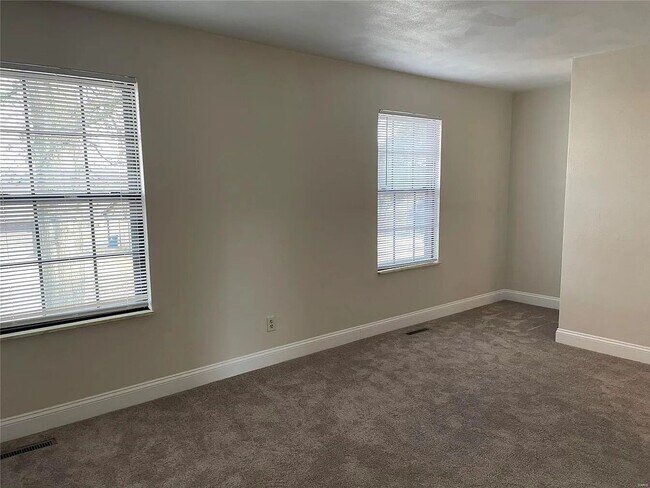 Building Photo - 711 Plankway Dr