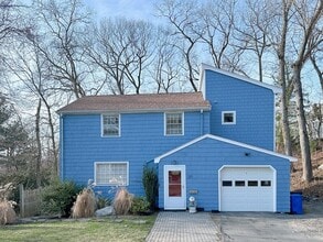 Building Photo - 27 Rockville Ave