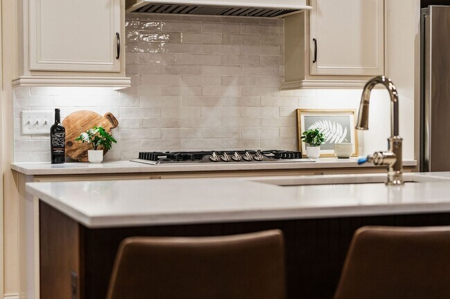 Building Photo - 1036 Clifton St