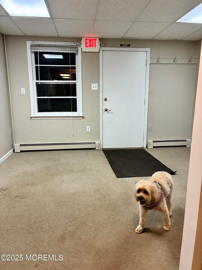 Building Photo - 328 E Main St