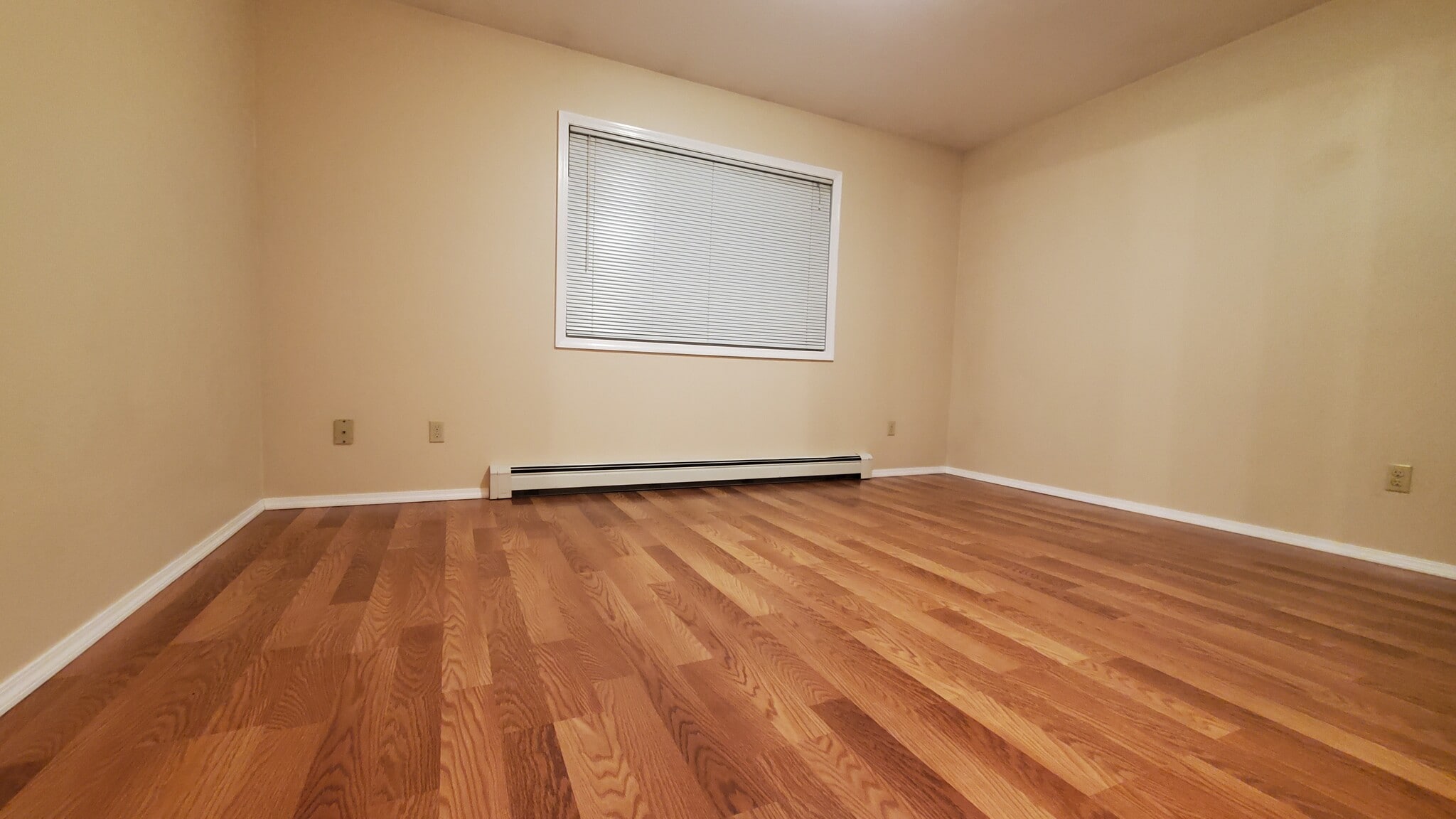 Building Photo - 209 E 18th Ave