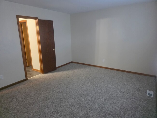 Building Photo - Great Townhouse in York Crossing