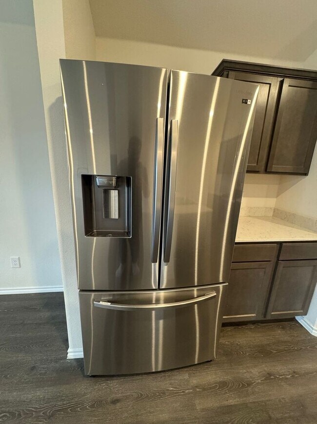 Building Photo - Spacious 4BR House in Aubrey