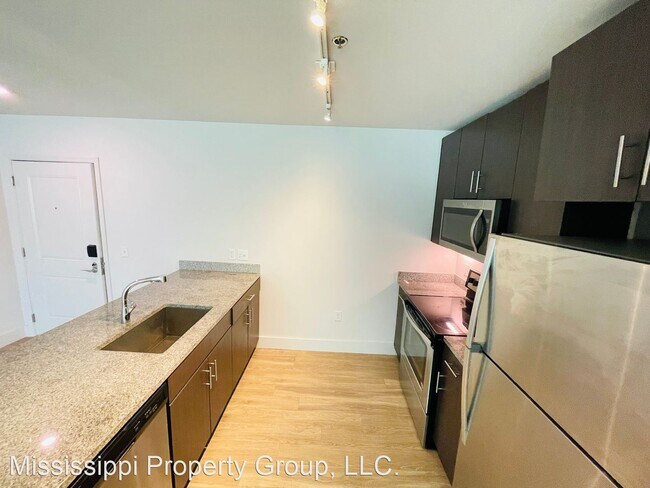 Building Photo - 3 br, 3.5 bath House - 514 Jackson Ave, Un...