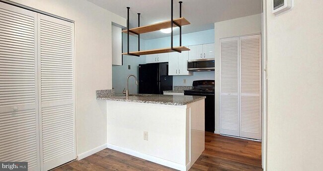 Building Photo - 9706 Hellingly Pl