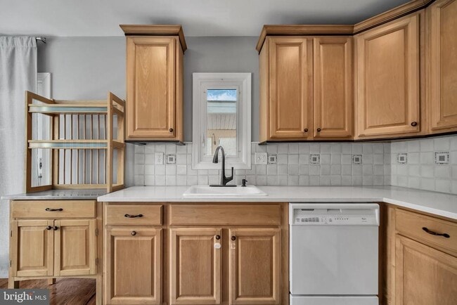 Building Photo - 20 Gatehouse Ln