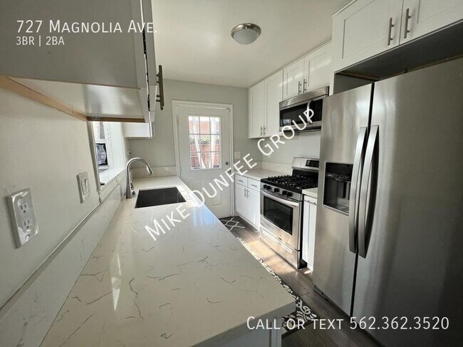 Building Photo - 727 Magnolia Ave