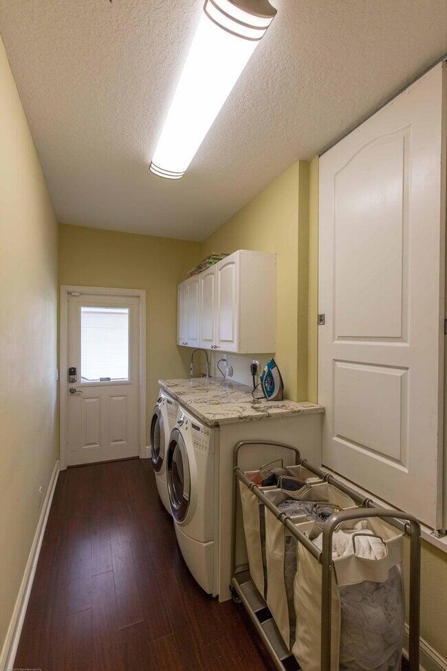 Building Photo - 14816 Stirrup Ln