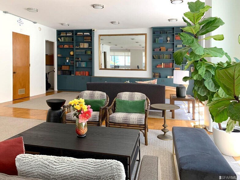 social room - 1001 Pine St