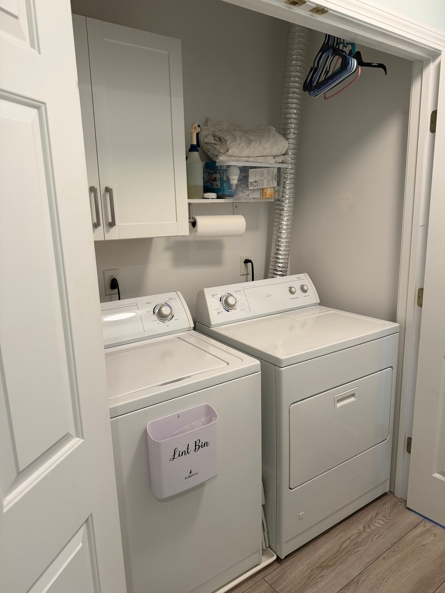 Washer & dryer - 560 Silver Sands Rd