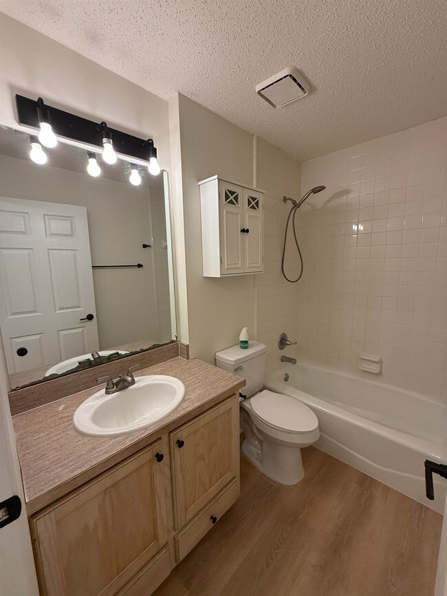 Building Photo - 4305 Snoopy Ln