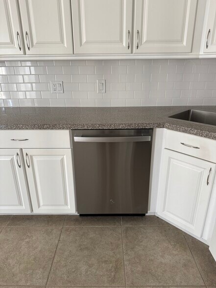 open open kitchen - 5604 Eagle Lake Dr