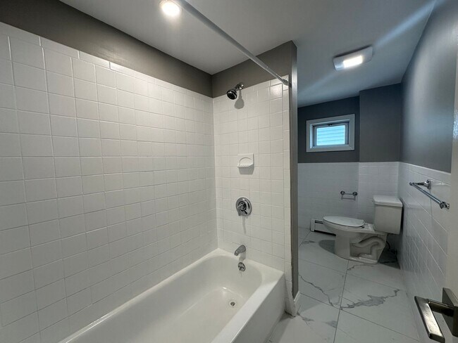 Building Photo - 43 Cottage Street