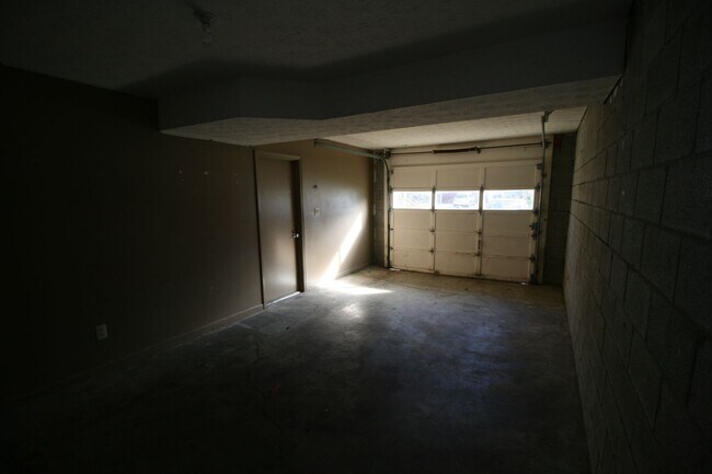 Building Photo - Welcome to East Hills      260218