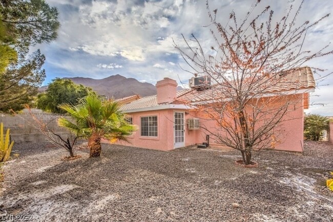 Building Photo - Gated Community, 1-Story, 3 Bedrooms Home ...