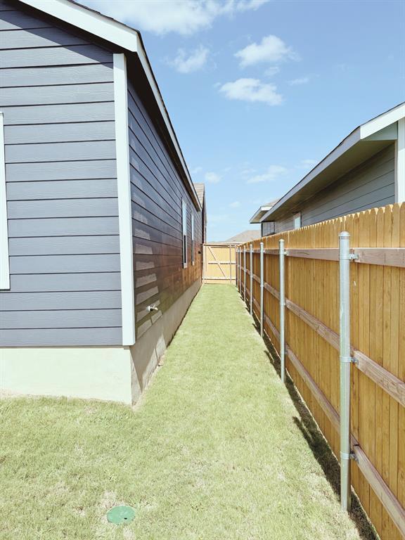 Building Photo - 212 The Good Wy