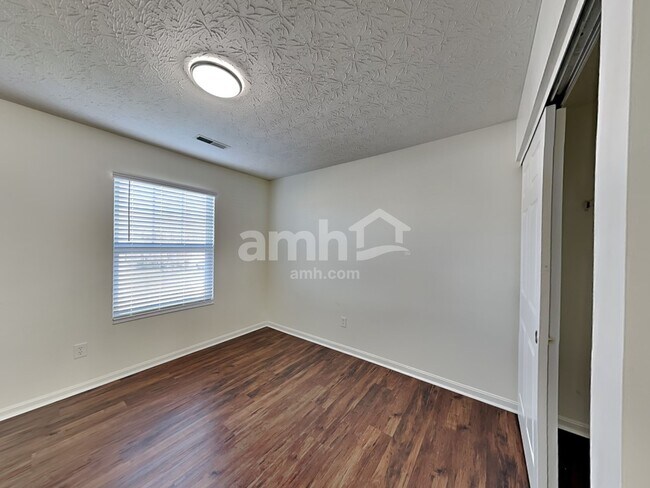 Building Photo - 2238 Antoinette Way