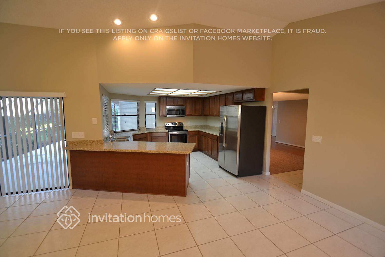 Building Photo - 3214 N Thackery Wy