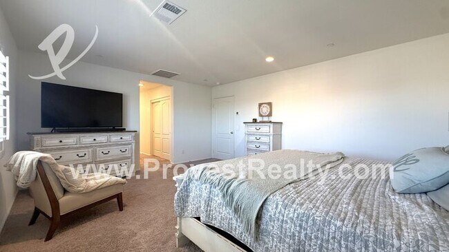 Building Photo - 11760 Sierra Rd