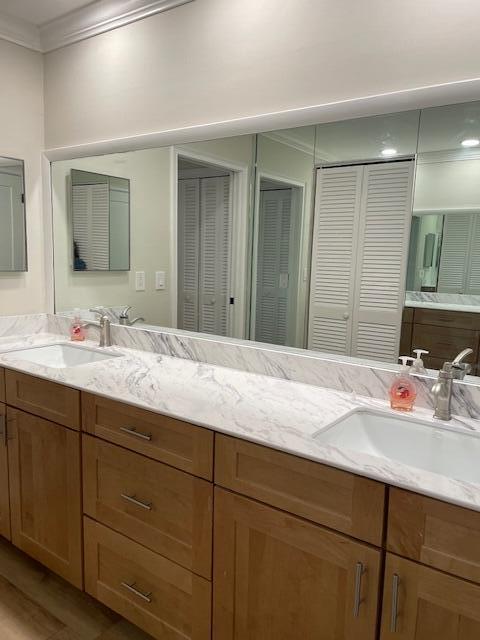 Building Photo - 5655 Via Delray Blvd