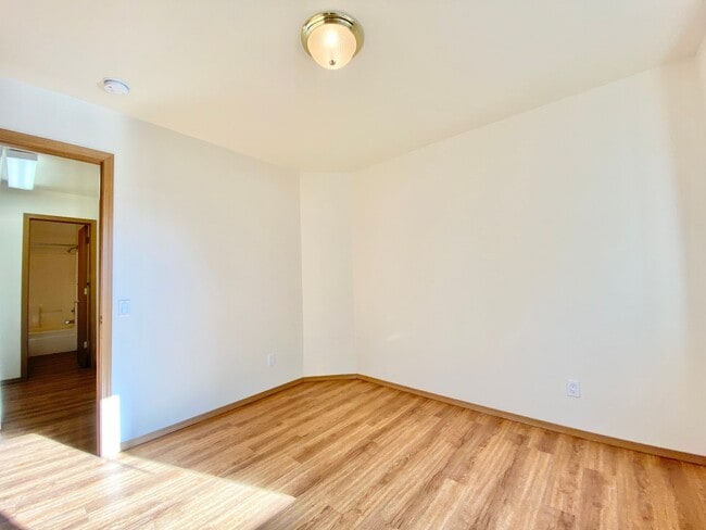 Building Photo - 809/811 Jamie Drive