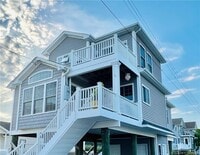 Building Photo - 28 Beach Rd E