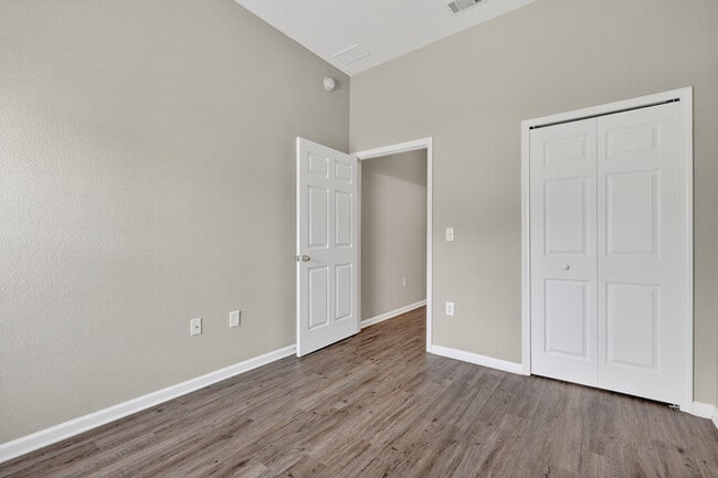 Building Photo - 209 Larkin Pl
