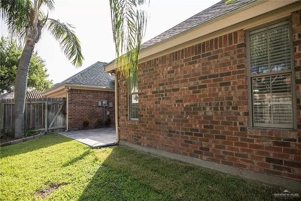 Building Photo - 5917 N Cynthia St