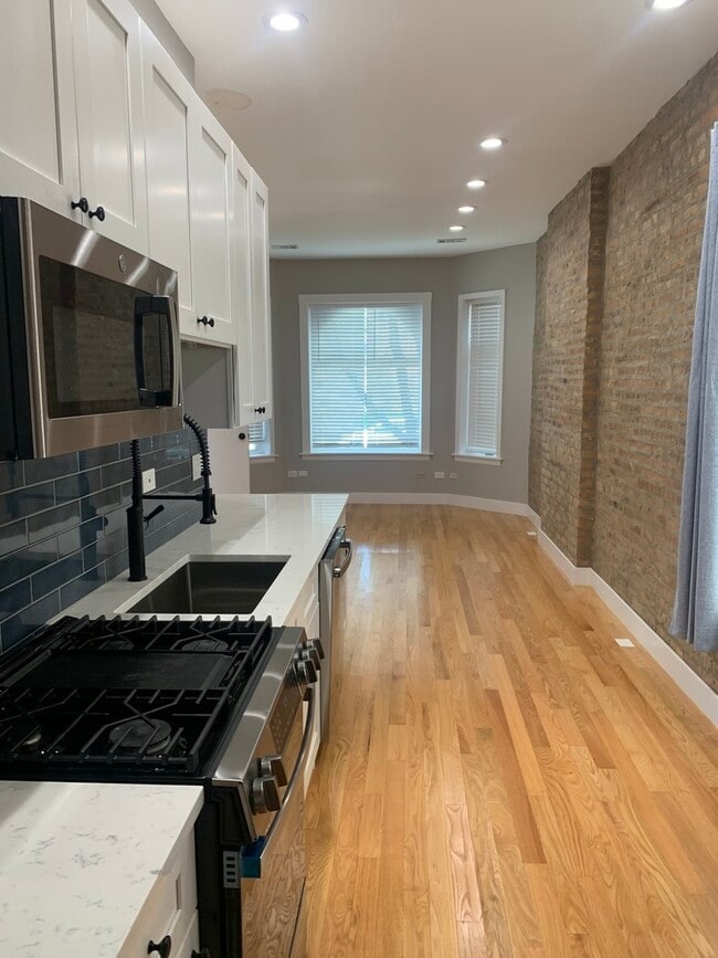 Building Photo - 1303 W Flournoy St