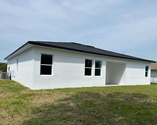 Building Photo - 802 San Pedro Ct