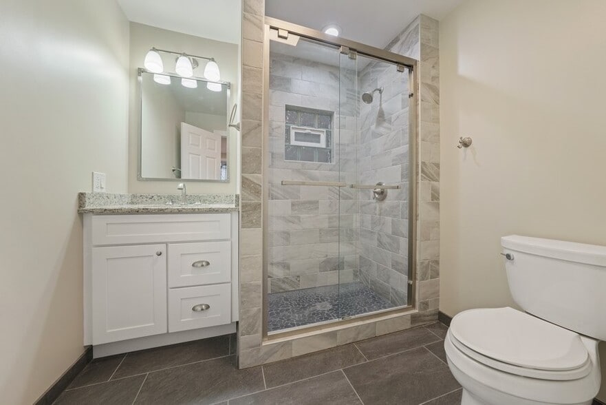 Building Photo - 1548 N Honore St