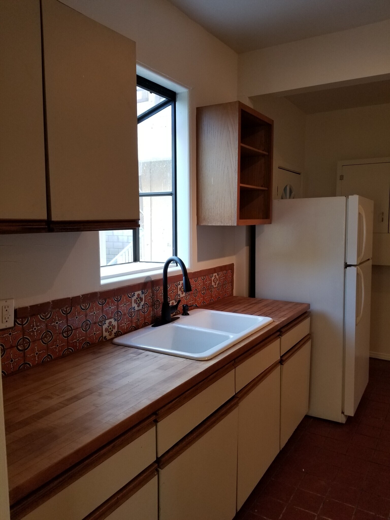Kitchen - 353 S Orlando Ave