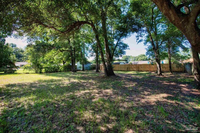 Building Photo - 5499 Chantilly Cir