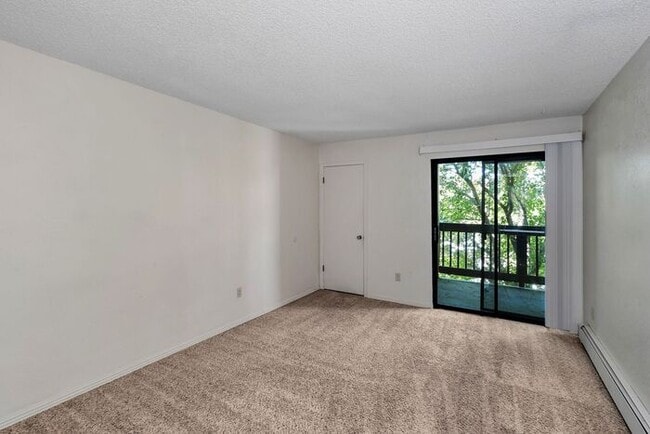 Building Photo - Cozy 2-Bedroom Condo Near CMU & St. Mary’s – Great Amenities!