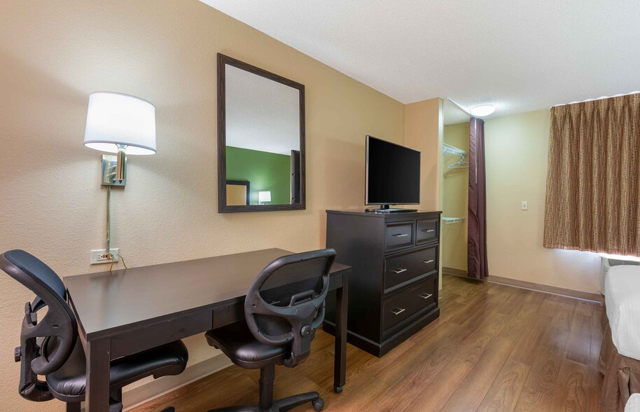 Building Photo - Furnished Studio-Columbus - Worthington