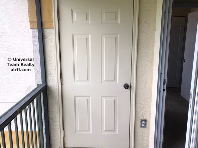 Building Photo - 11510 Villa Grand