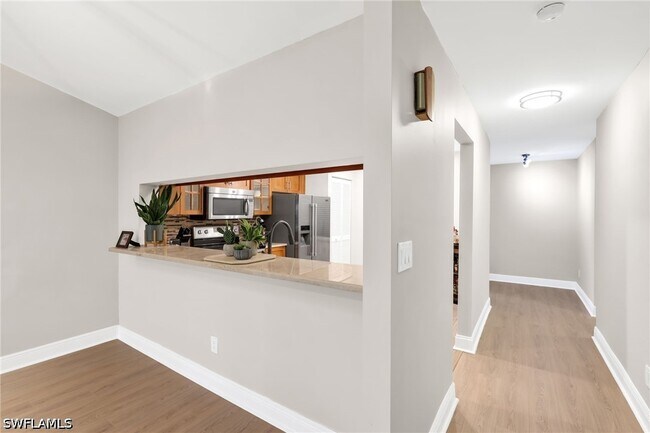 Building Photo - 5767 Deauville Cir