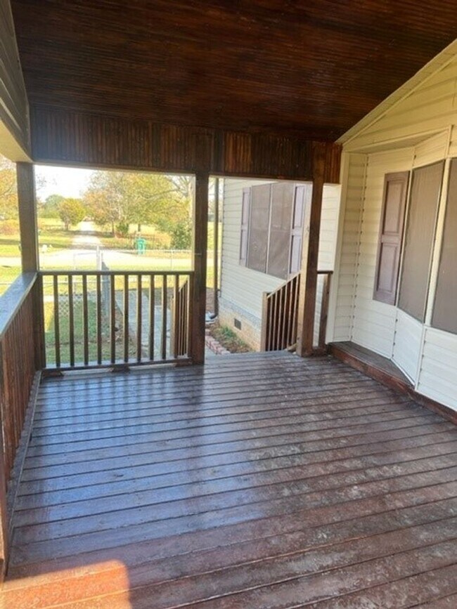 Building Photo - 17 Choctaw Rd