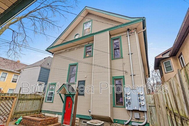 Building Photo - 2535 Aldrich Ave S