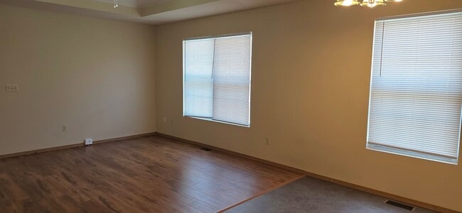 Building Photo - 3 Bedroom 2 Bathroom close to Missouri State University for $1295!