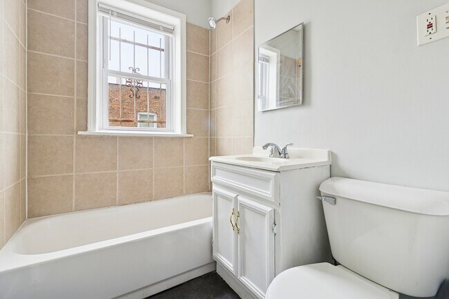 Building Photo - 6228 S Western Ave