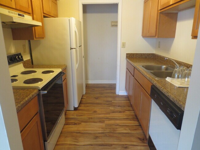Building Photo - Cute n cozy Condo near Princess Anne & Salem Rd Va Beach