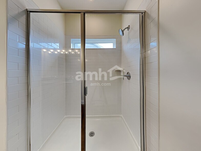 Building Photo - 917 Sunny Stroll Dr