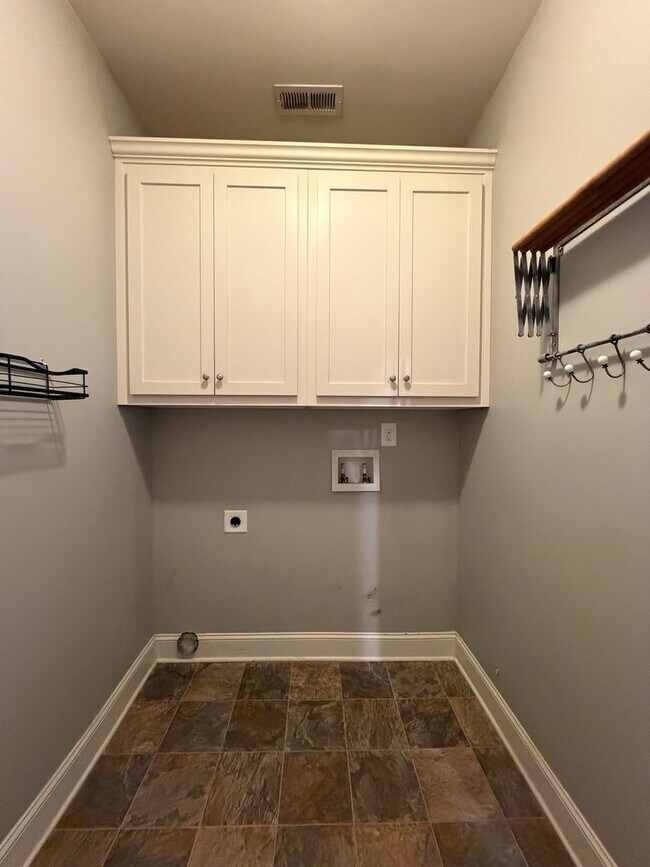 Building Photo - Nice 3/2 House with Bonus in Shannon- $2,850