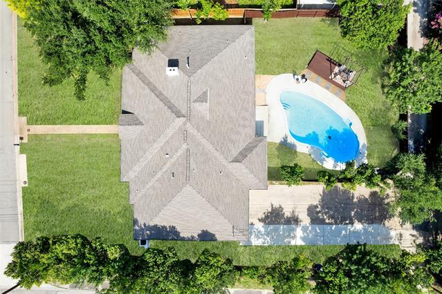 Building Photo - 6910 Midcrest Dr