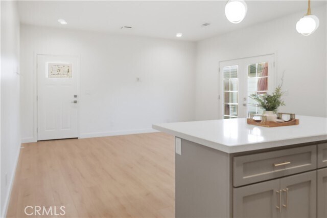 Building Photo - 215 E 2nd St