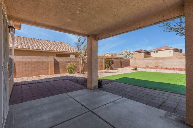 Building Photo - 7351 Sidewinder Dr NE