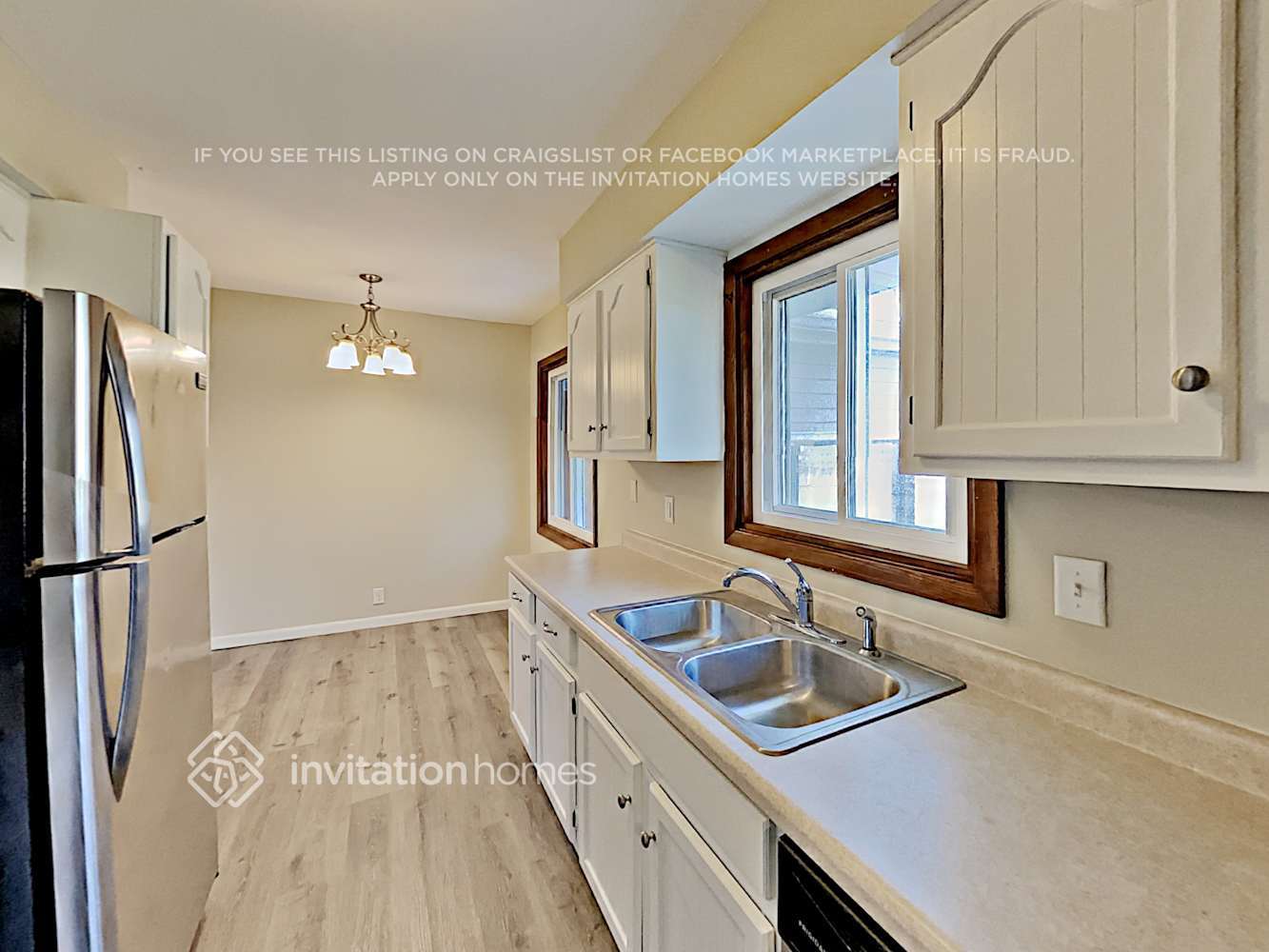Building Photo - 3612 Commodore Dr