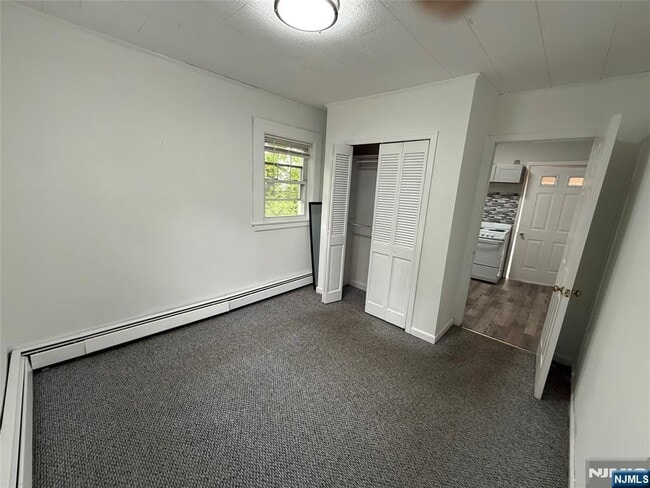 Primary Photo - 1057 Lafayette Ave
